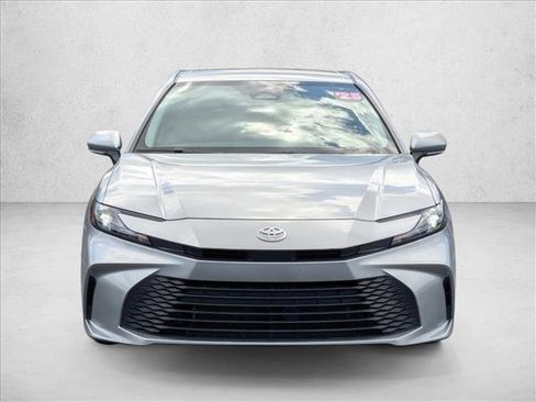 Used 2025 Toyota Camry LE w/ Convenience Package FWD image 2