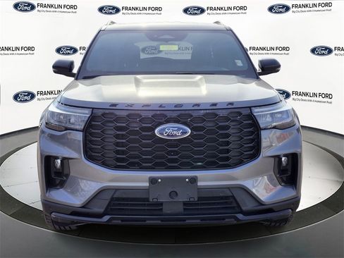 Certified 2025 Ford Explorer ST-Line image 8
