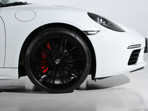 Used 2018 Porsche 718 Cayman S RWD image 12