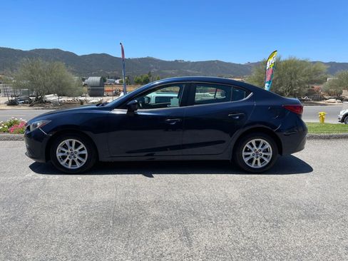 Used 2016 MAZDA MAZDA3 i Sport w/ Preferred Equipment Package FWD image 8