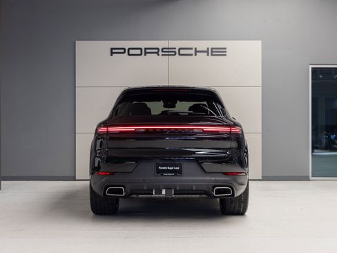 Certified 2026 Porsche Cayenne AWD/4WD image 6