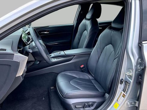Used 2021 Toyota Avalon XLE w/ Moonroof Package FWD image 8