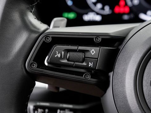 Used 2024 Porsche Cayenne image 13