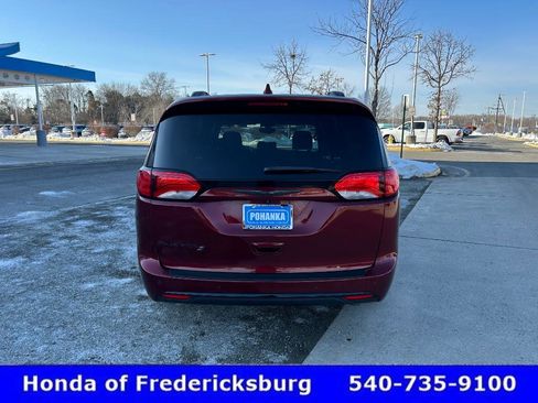 Used 2018 Chrysler Pacifica Touring Plus w/ S Appearance Package image 5