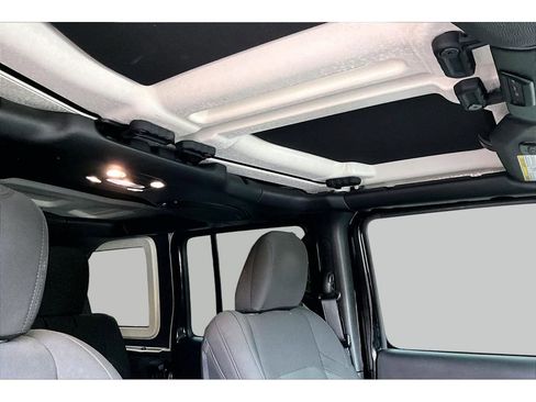 Used 2023 Jeep Wrangler Unlimited Sport AWD/4WD image 20