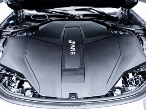 Used 2023 BMW i7 xDrive60 image 74