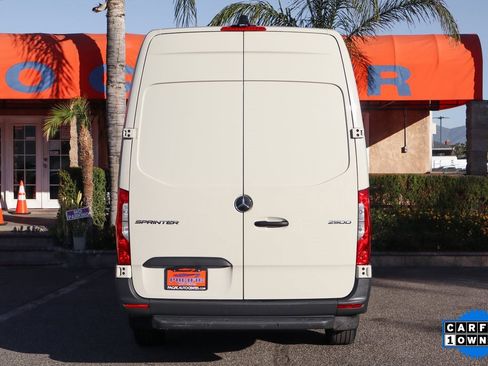 Used 2022 Mercedes-Benz Sprinter 2500 image 8
