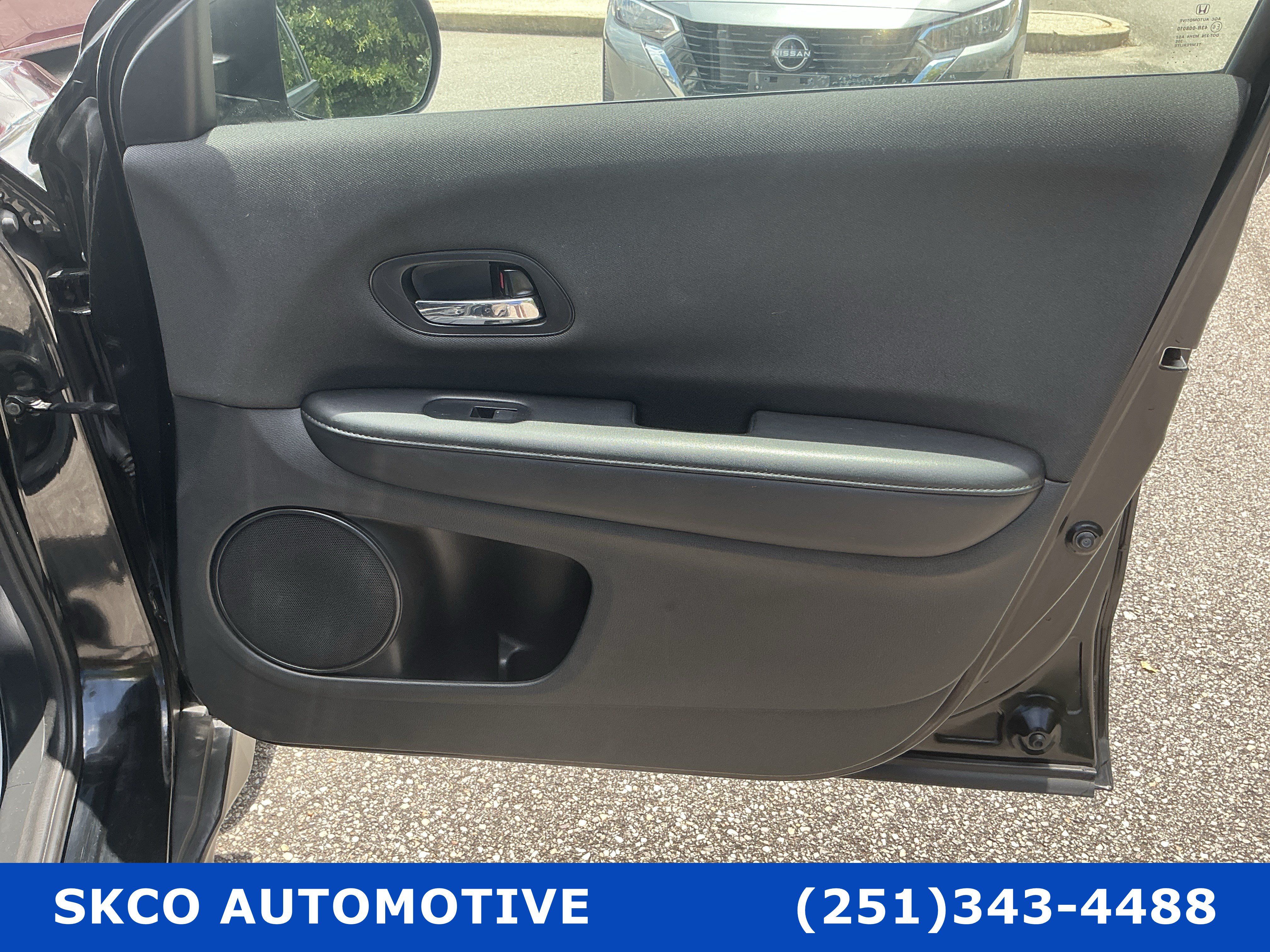 Used 2021 Honda HR-V LX image 12