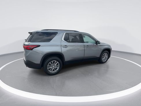 Used 2023 Chevrolet Traverse LT FWD image 8