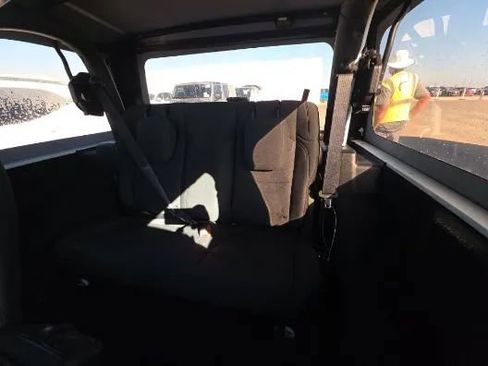 Used 2019 Jeep Wrangler Sport AWD/4WD image 12