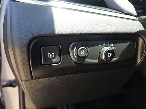 Used 2019 Buick Enclave Premium FWD image 17