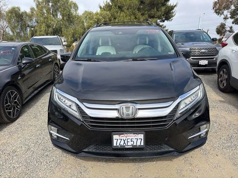 Used 2018 Honda Odyssey Elite image 3