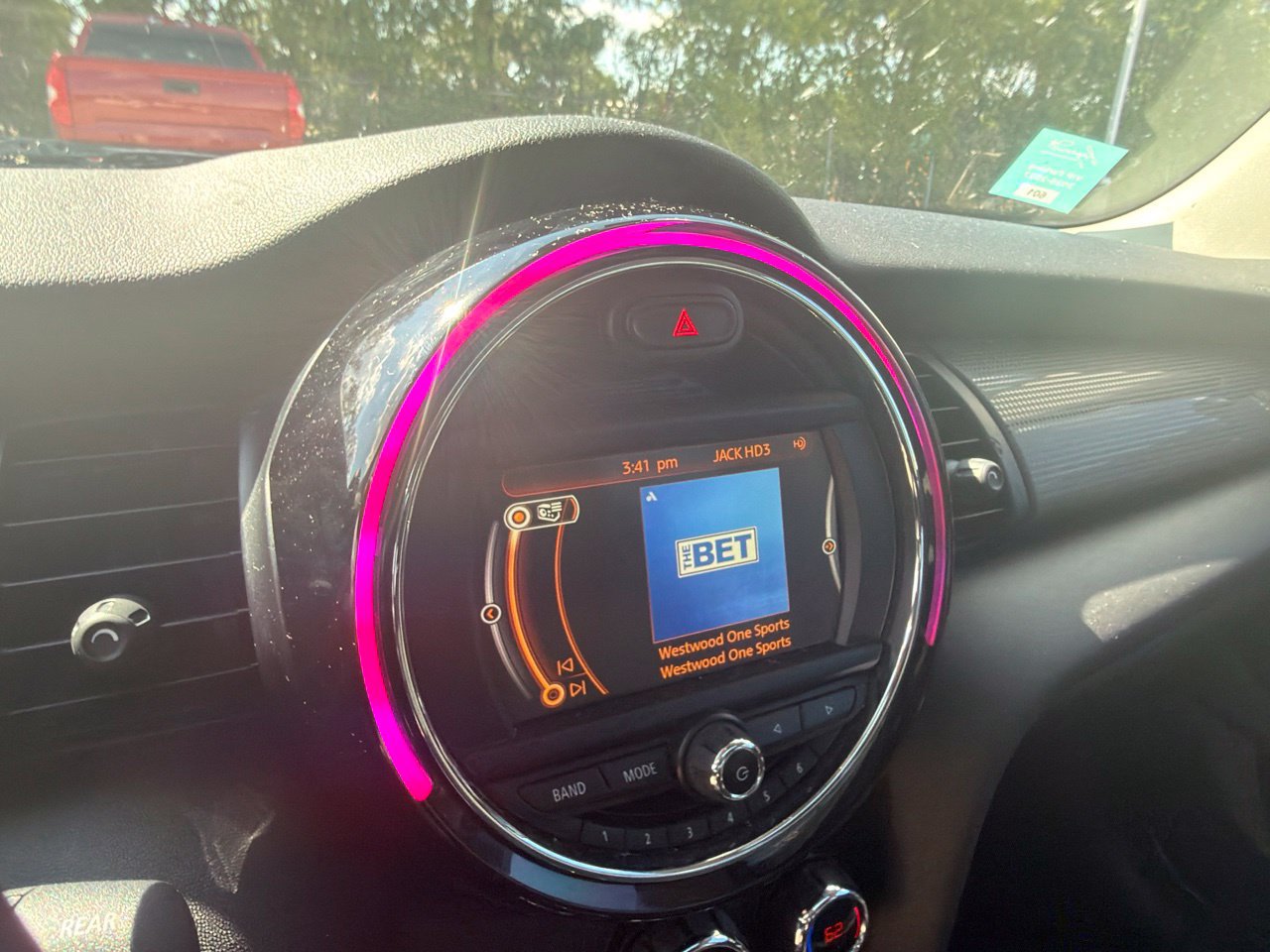 Used 2018 MINI Cooper 4-Door Hardtop FWD image 11