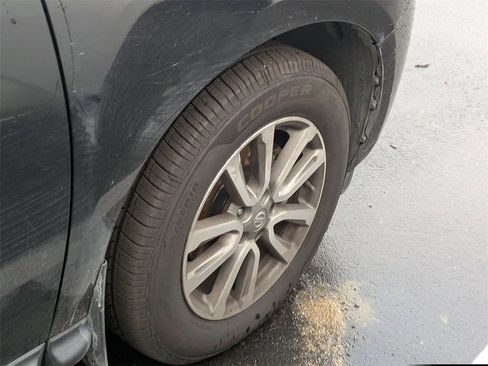 Used 2015 Nissan Pathfinder SV image 8