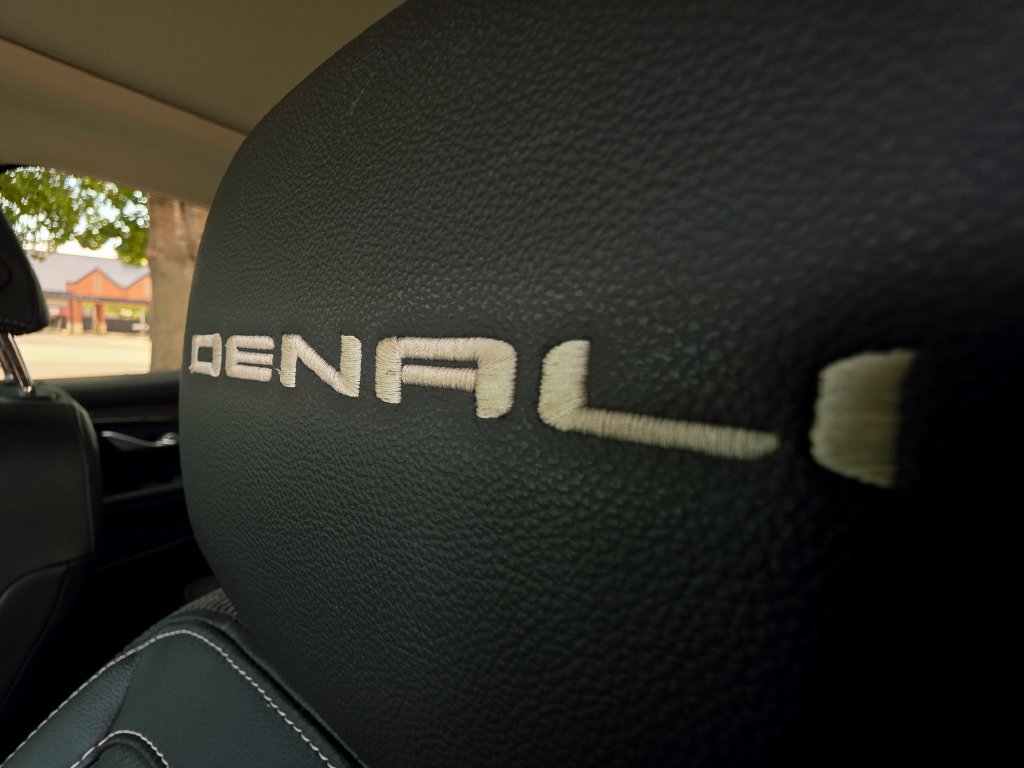 Used 2024 GMC Terrain Denali w/ Denali Premium Package AWD/4WD image 33