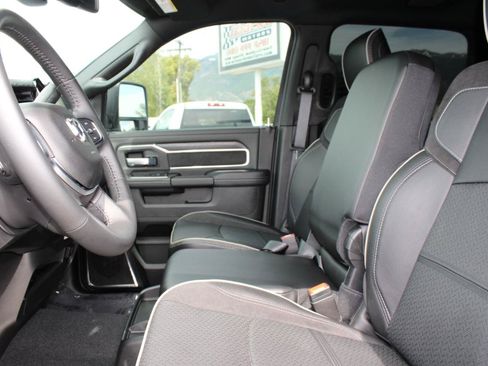 Used 2024 RAM 3500 Laramie AWD/4WD image 15