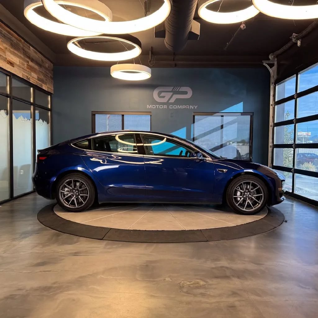 Used 2019 Tesla Model 3 Standard Range Plus RWD image 2