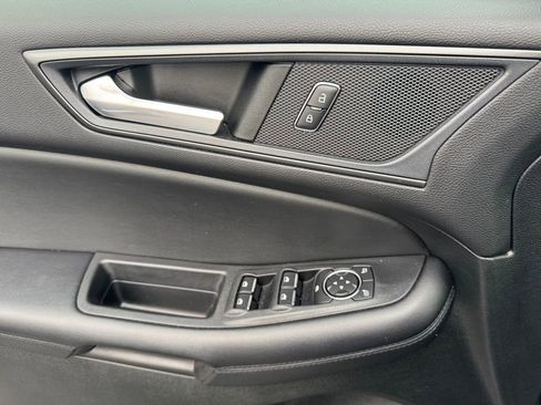 Used 2022 Ford Edge SE image 13