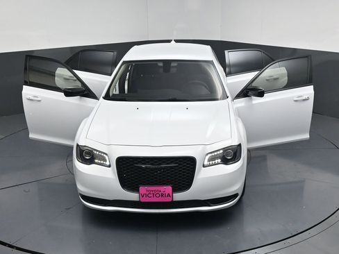 Used 2023 Chrysler 300 Touring w/ Sport Appearance Package image 24