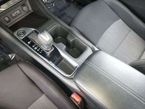 Used 2025 Nissan Sentra SV FWD image 21