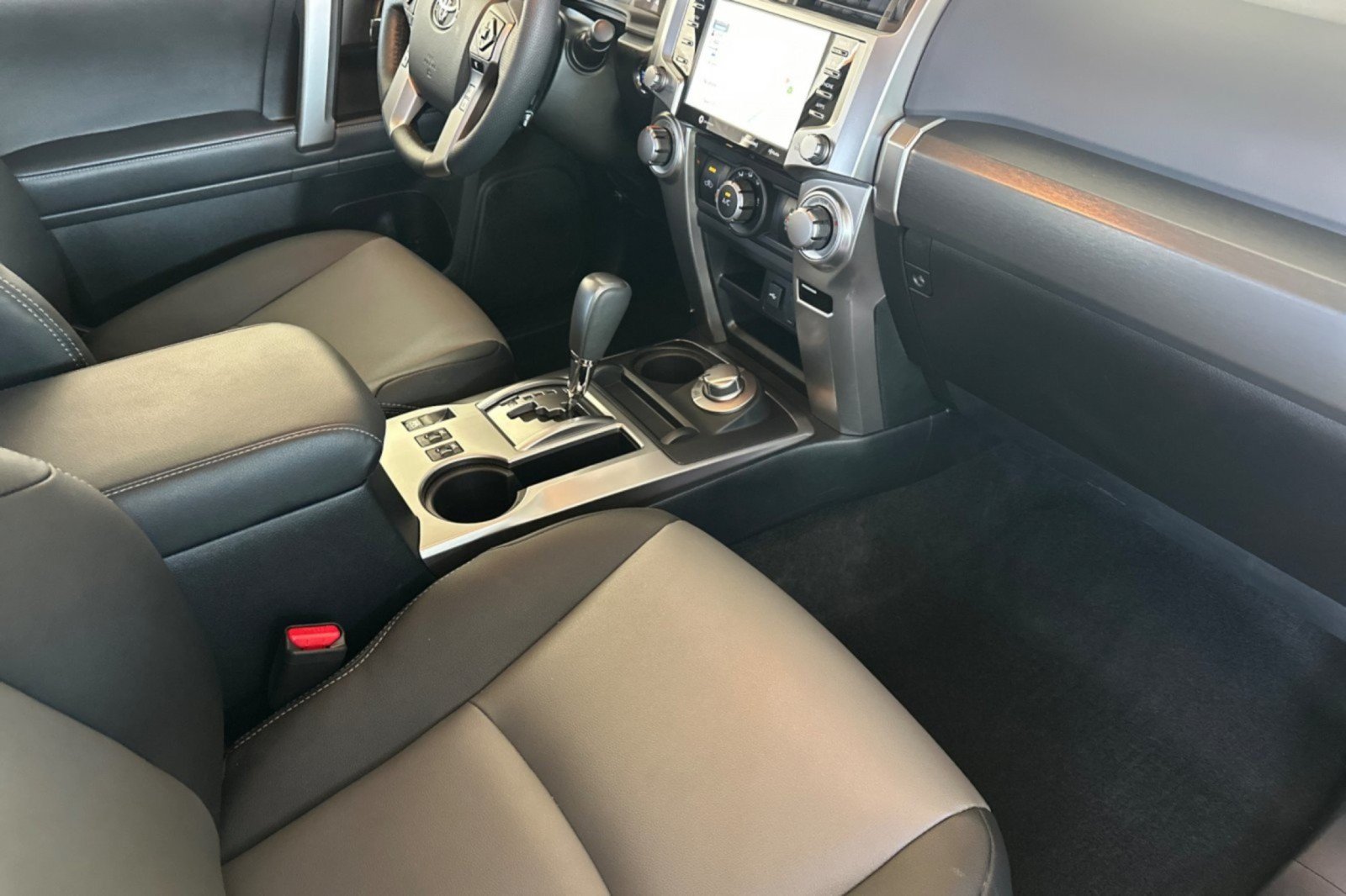 Used 2024 Toyota 4Runner SR5 Premium w/ Moonroof Package AWD/4WD image 16