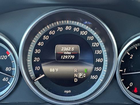 Used 2015 Mercedes-Benz E 250 BlueTEC 4MATIC Sedan image 24