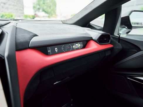 Used 2025 Lamborghini Revuelto image 71