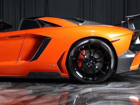 Used 2014 Lamborghini Aventador LP 700-4 image 6