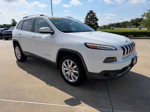 Used 2015 Jeep Cherokee Limited w/ Luxury Group FWD image 5