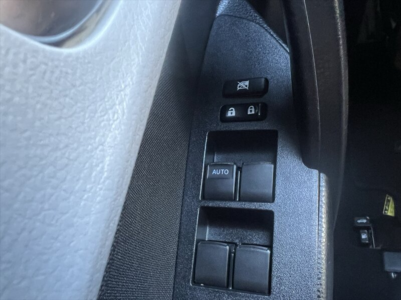Used 2016 Toyota Corolla LE FWD image 20