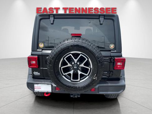 Used 2024 Jeep Wrangler Unlimited Rubicon AWD/4WD image 4