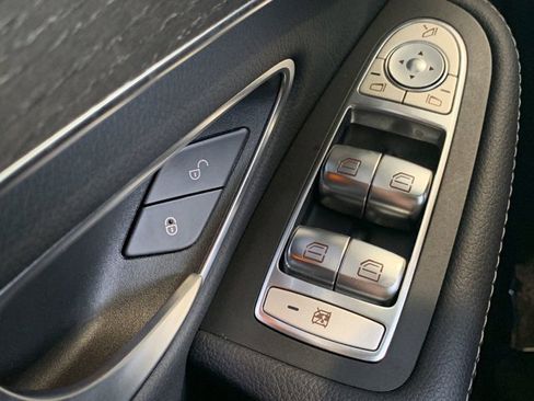 Used 2019 Mercedes-Benz C 300 4MATIC Sedan image 21