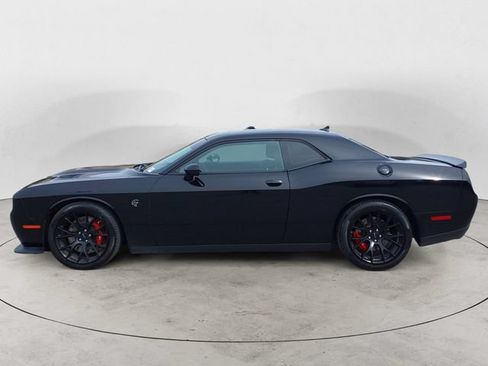 Used 2016 Dodge Challenger SRT Hellcat RWD image 2