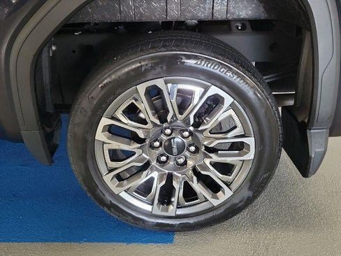 Used 2024 GMC Sierra 1500 Denali Ultimate AWD/4WD image 11