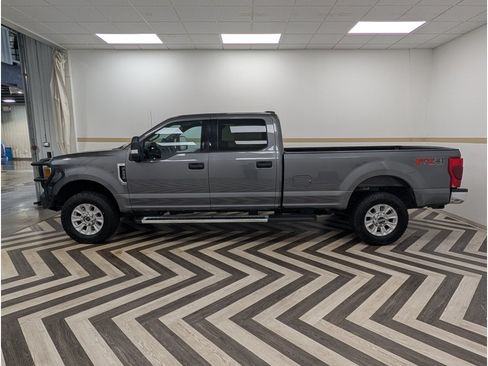 Used 2022 Ford F250 XLT w/ XLT Value Package AWD/4WD image 3