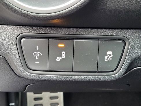 Used 2023 Kia Forte GT-Line w/ GT-Line Premium Package image 11