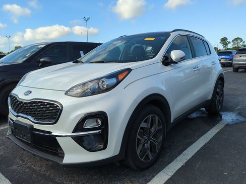 Certified 2022 Kia Sportage EX image 3