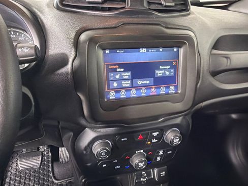 Used 2021 Jeep Renegade Latitude w/ Convenience Group FWD image 16