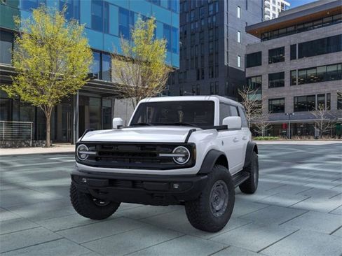 New 2025 Ford Bronco Outer Banks w/ Sasquatch Package image 2