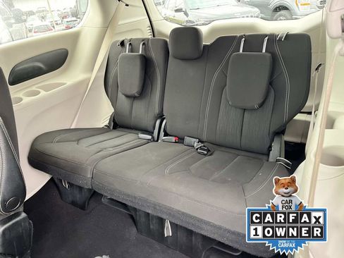 Used 2023 Chrysler Voyager LX image 16