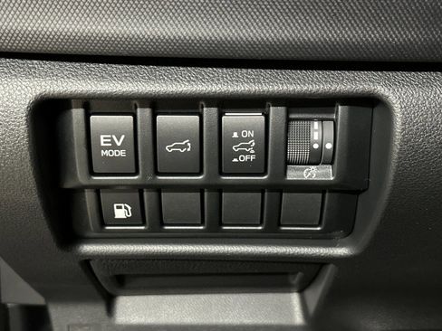 New 2025 Subaru Forester Touring AWD/4WD image 30