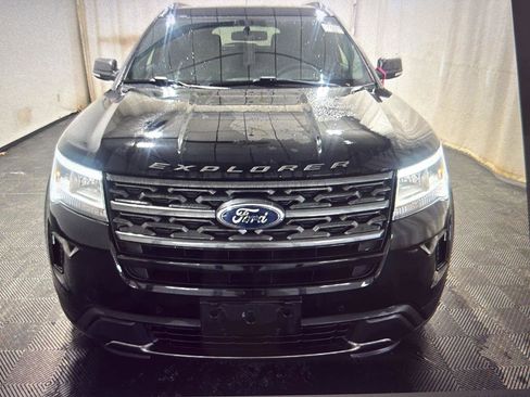 Used 2019 Ford Explorer XLT w/ XLT Sport Appearance Package image 14