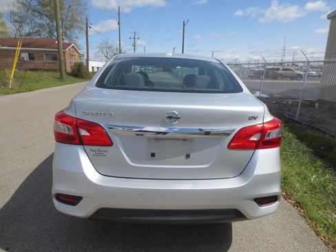 Used 2018 Nissan Sentra SV image 5