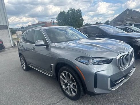 Certified 2024 BMW X5 xDrive40i w/ Premium Package AWD/4WD image 5