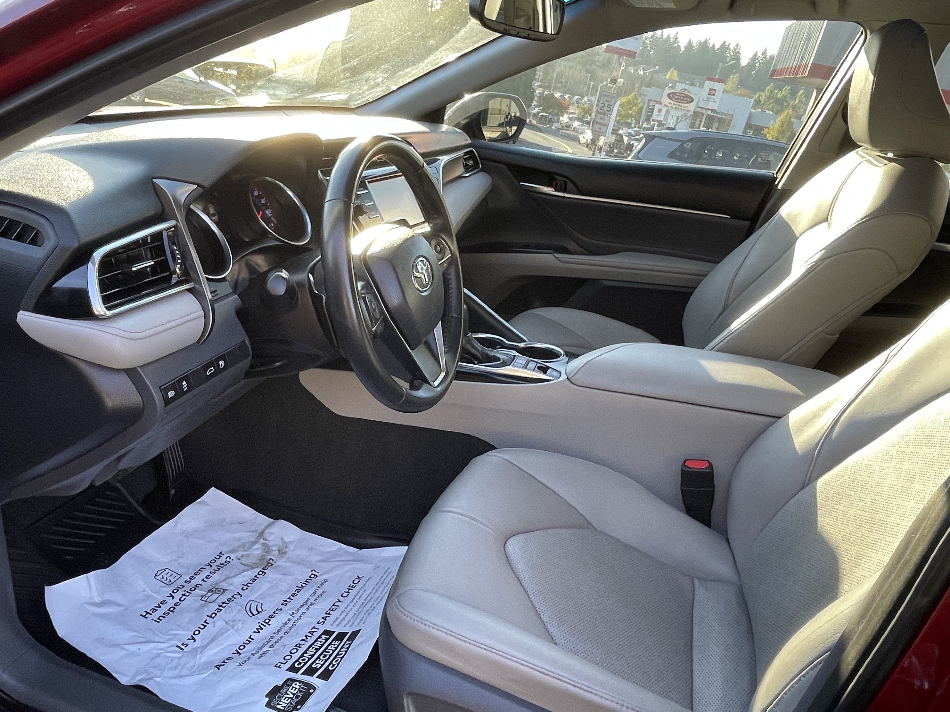 Used 2018 Toyota Camry XSE FWD image 9