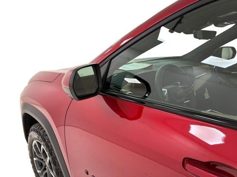 Certified 2026 Chevrolet Equinox ACTIV w/ Convenience Package III image 10