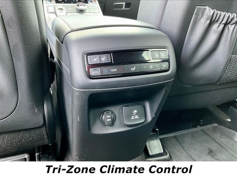 Used 2024 Hyundai Palisade Calligraphy AWD/4WD image 10