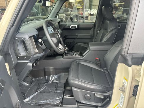 New 2025 Ford Bronco Badlands image 19