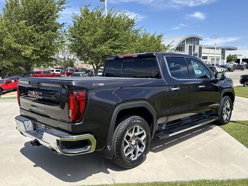 Used 2023 GMC Sierra 1500 SLT w/ SLT Premium Plus Package AWD/4WD image 8