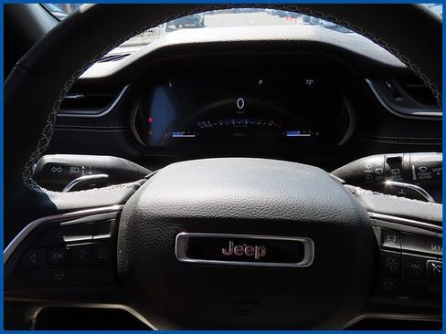 Used 2023 Jeep Grand Cherokee L Laredo AWD/4WD image 15